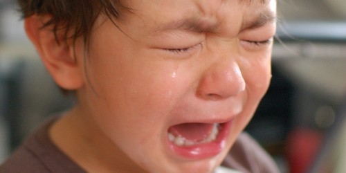 Đau khi tiểu tiện, khó tiểu... là một biểu hiện của hẹp bao quy đầu.