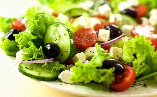 Nên ăn nhiều rau xanh trong ngày Tết