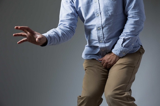Tiểu nhiều lần, tiểu bí là những triệu chứng bệnh nhân viêm tuyến tiền liệt thường gặp