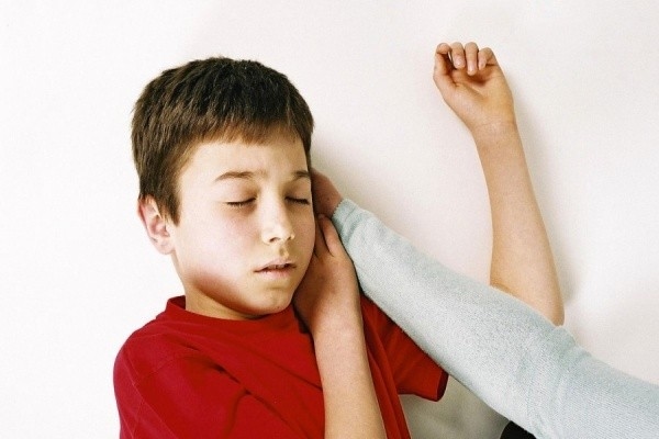 Trẻ bị động kinh và cách chăm sóc đúng
