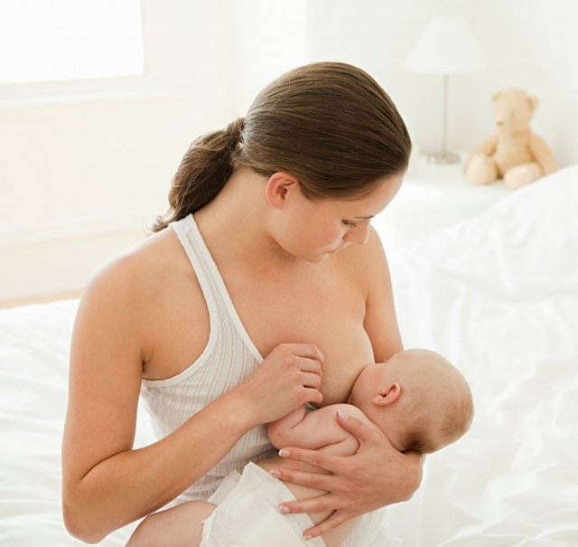 Giải đáp: Cho con bú làm giảm nguy cơ ung thư, đúng hay sai?