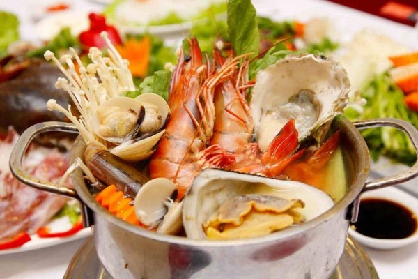 Các loại đồ hải sản tanh không tốt cho bệnh nhân có biểu hiện đờm trắng có bọt, rêu lưỡi trăng, nhầy, thường xuyên bị lạnh