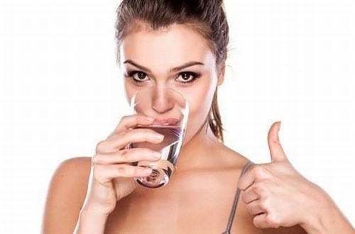 Uống nước đúng cách có thể hỗ trợ giảm cân hiệu quả