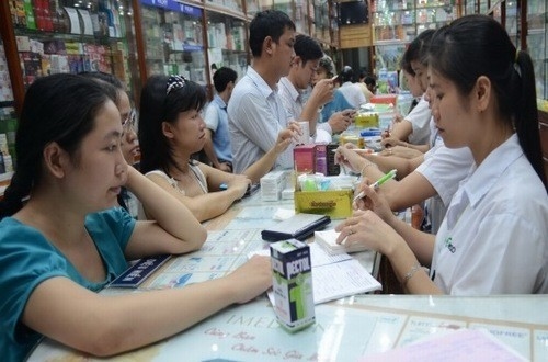 Tự ý mua thuốc uống không qua thăm khám là nguyên nhân khiến bệnh đại tràng tái phát và ngày càng nghiêm trọng