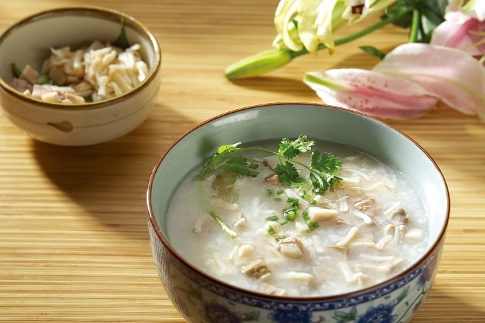 Mẹ nên ăn cháo sau sinh mổ để dễ tiêu