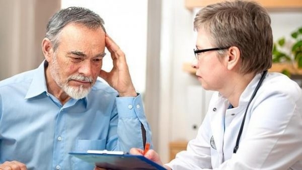 Bạn nên đến cơ sở chuyên khoa để thăm khám và điều trị khi có triệu chứng hoa mắt chóng mặt