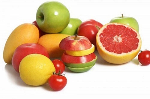 Thực phẩm chứa lượng vitamin C cao giúp phổi của bạn đưa oxi đến toàn bộ cơ thể một cách hiệu quả. Những thực phẩm chứa nhiều vitamin C và là lựa chọn phổ biến cho phổi là: kiwi, ớt chuông xanh và đỏ, các loại có tép như cam, chanh, bưởi, nước ép rau củ và cà chua, dâu, bông cải xanh, dứa, xoài và dưa hấu.