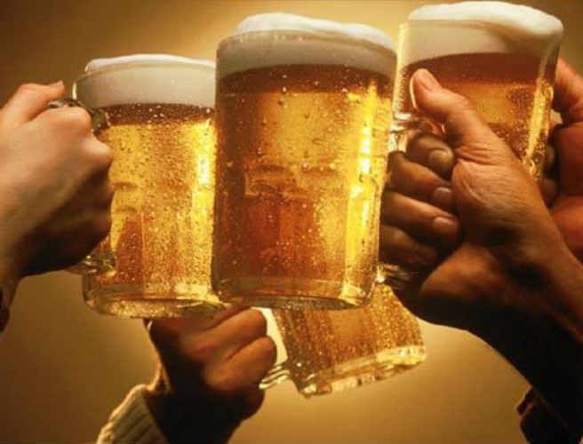 Sử dụng nhiều rượu bia, thuốc lá là một trong những nguyên nhân dẫn đến nóng gan