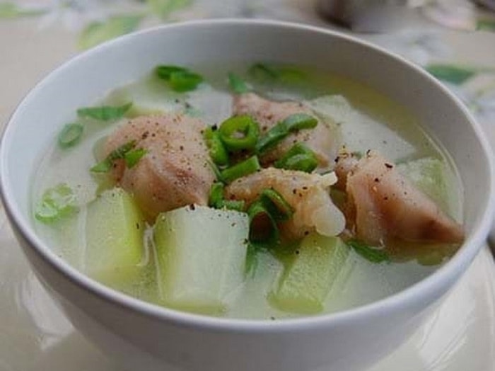 Đu đủ hầm với móng giò heo sẽ giúp cho các bà mẹ tăng sữa nuôi con