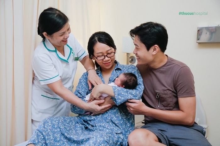 Gia đình hài lòng khi đẻ mổ tại bệnh viện ĐKQT Thu Cúc