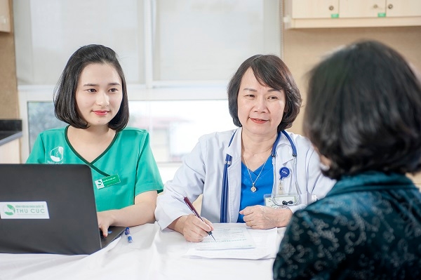 Bệnh viện Thu Cúc có đội ngũ bác sĩ giỏi sẽ trực tiếp thăm khám và tư vấn điều trị bệnh cho người bệnh