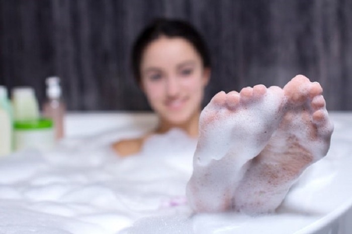 Vệ sinh vùng kín không sạch sẽ cũng là một trong những nguyên nhân gây viêm nhiễm phụ khoa