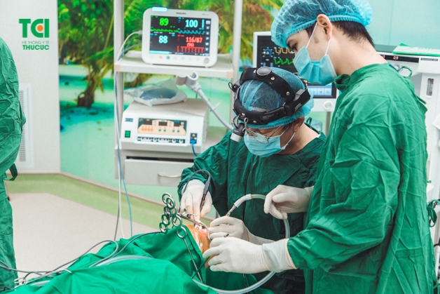 Phẫu thuật cắt amidan bằng dao plasma tại Bệnh viện Thu Cúc