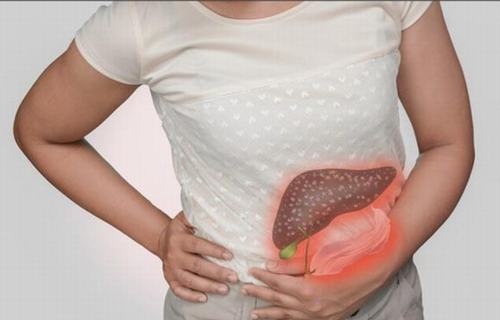 Dấu hiệu đặc trưng nhất của bệnh nhân viêm tuỵ cấp là đau bụng, chủ yếu đau vùng thượng vị