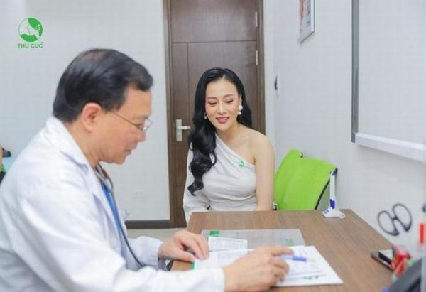 diễn viên phương oanh khám tại Thu cúc