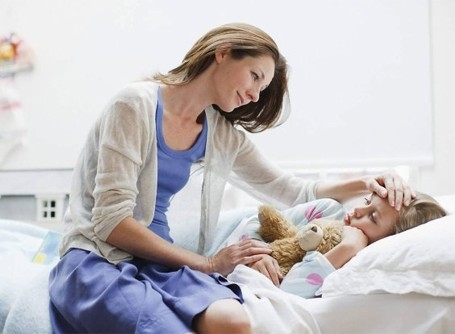 chăm sóc trẻ bị sốt xuất huyết dengue tại nhà