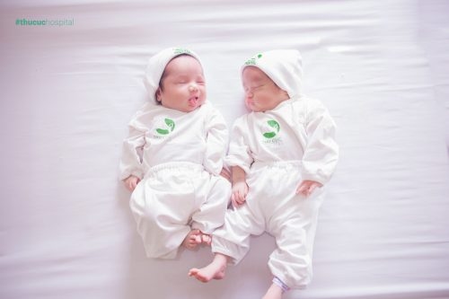 Một hành trình vượt cạn đặc biệt và tất cả những khoảnh khắc đầu đời của con đều được lăng kính nhà Thu Cúc lưu lại