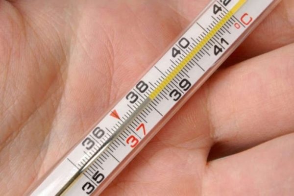 cách hạ sốt ở trẻ