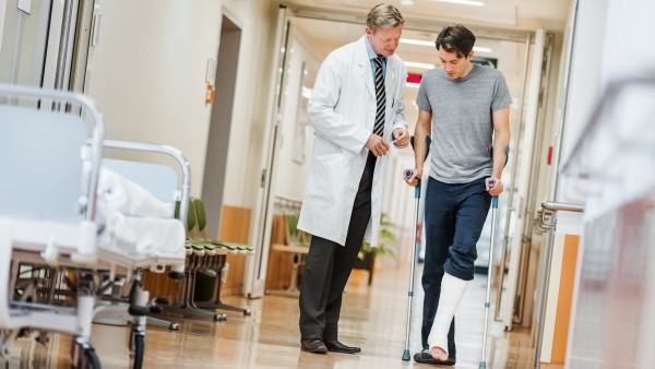 Người bệnh cũng nên vận động hàng ngày để hồi phục sớm 