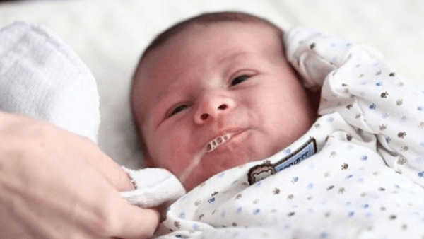 trào ngược dạ dày thực quản ở trẻ sơ sinh