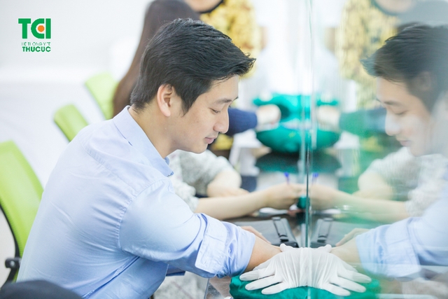 Diễn viên Ngọc Quỳnh &#8211; Nội soi dạ dày