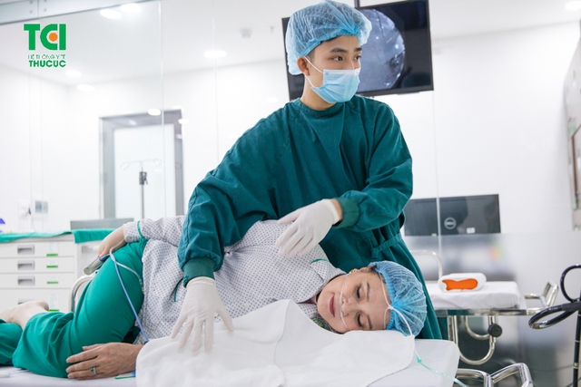 NSND Hoàng Cúc &#8211; Khám sức khỏe