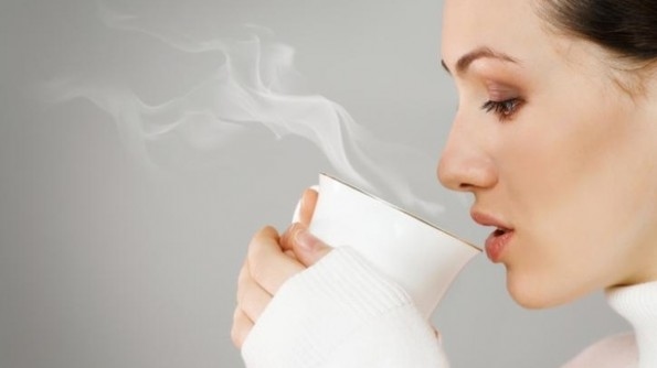 hạ thân nhiệt có nguy hiểm không? nên uống nước ấm