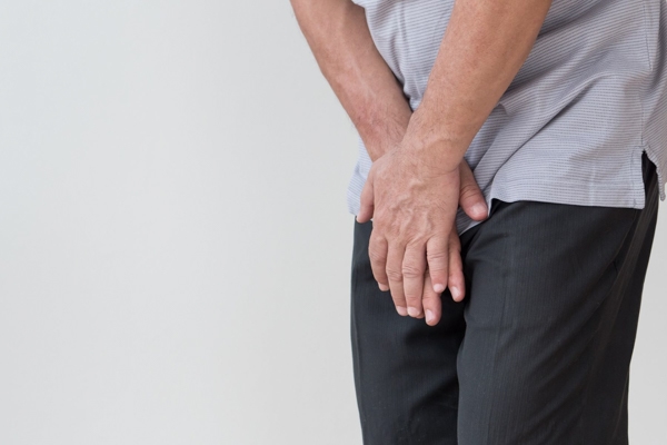 Dấu hiệu phân biệt cơn đau do sỏi thận và đau lưng