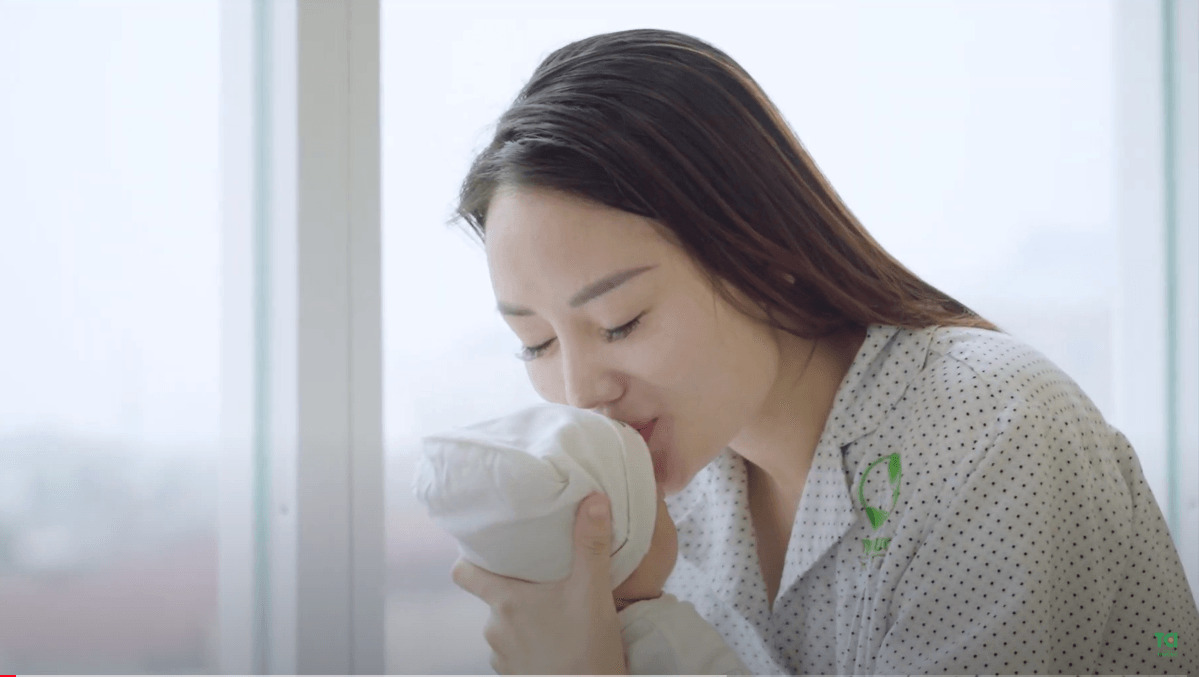 &#8220;Sao Mai&#8221; Phương Thúy: Sinh con lần 3 tại Thu Cúc là lần đặc biệt nhất