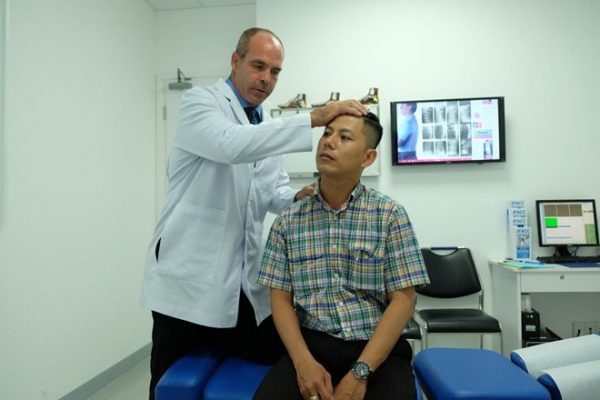 điều trị đau mỏi vai gáy