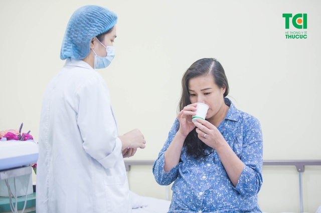 Cựu danh thủ &#8211; Bình luận viên bóng đá Phạm Như Thuần đưa vợ đi sinh