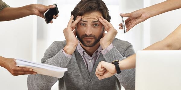 Trong cuộc sống, cần tránh căng thẳng, mệt mỏi vì có thể khiến triệu chứng gout trầm trọng hơn