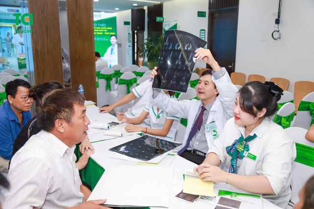 Hội thảo: Đột phá công nghệ điều trị sỏi thận &#8211; tiết niệu