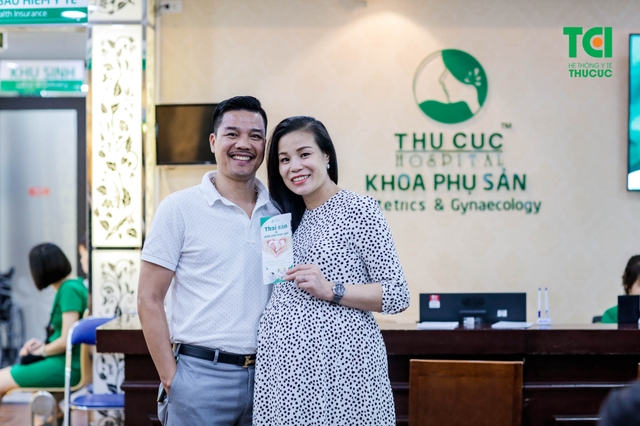 Cựu danh thủ &#8211; Bình luận viên bóng đá Phạm Như Thuần đưa vợ đi khám thai