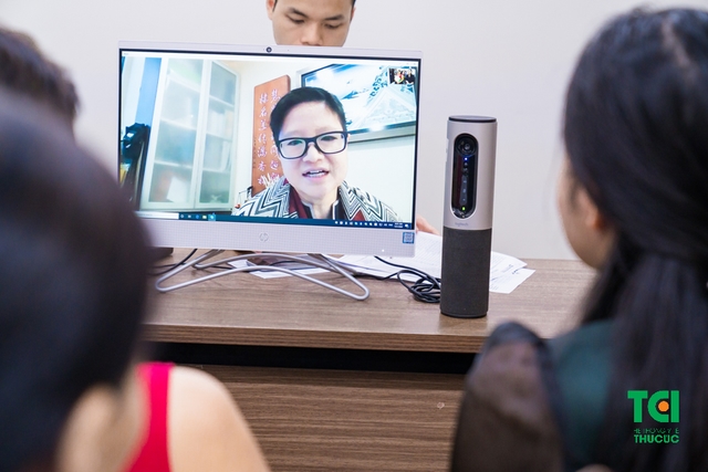 Khám bệnh trực tuyến với bác sĩ