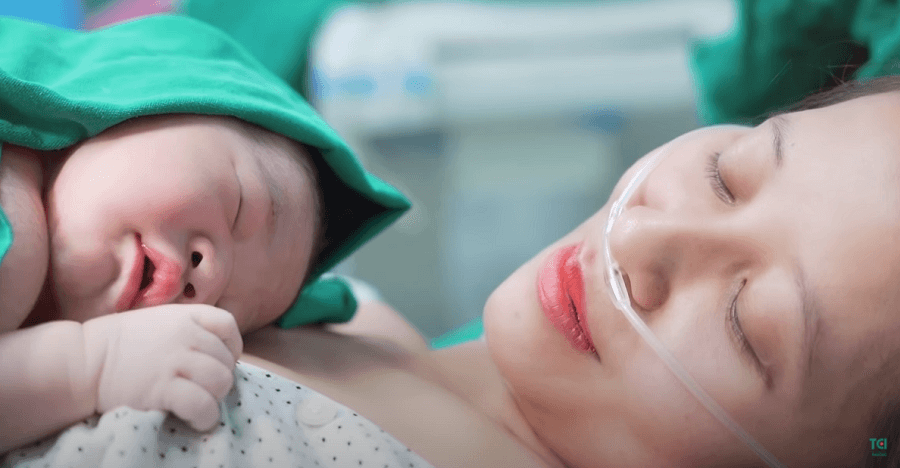 Chào con! Em bé thiên thần &#8211; Phút giây vượt cạn đầy xúc động