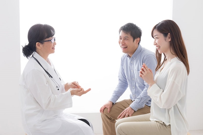 Khám sức khỏe sinh sản là việc cần thiết ở cả nam và nữ từ sau 20 tuổi