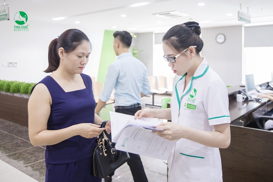 Khách hàng thăm khám phụ khoa tại bệnh viện Đa khoa quốc tế Thu Cúc