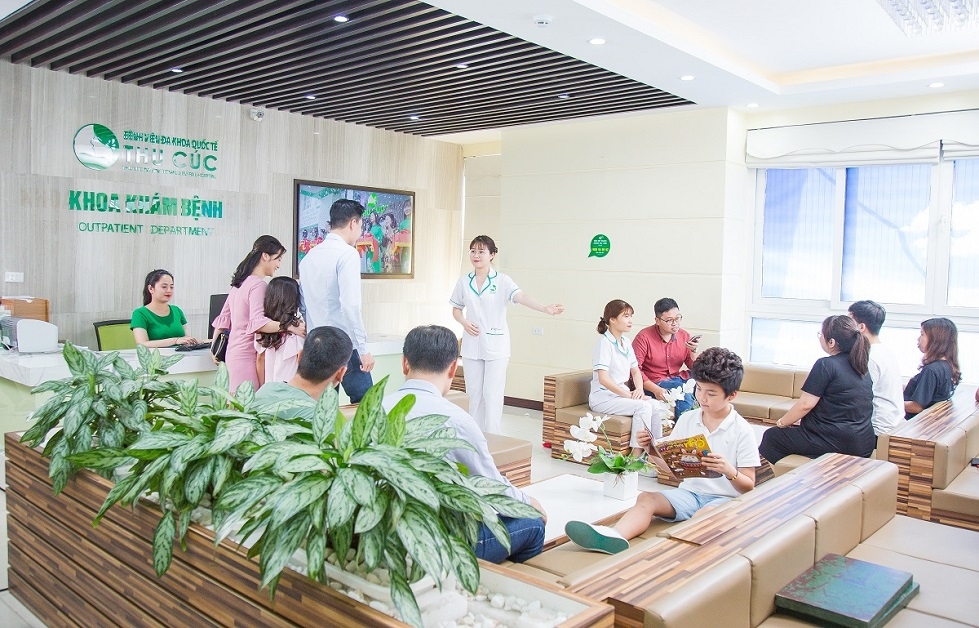 Không gian xanh, rộng và thư giãn tại bệnh viện ĐKQT Thu Cúc giúp khách hàng cảm thấy thoải mai khi đến thăm khăm