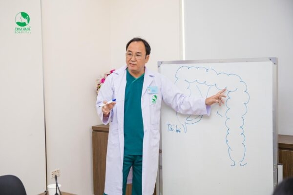 Cần thăm khám với bác sĩ chuyên khoa để xác định nguyên nhân gây ra trĩ và điều trị triệt để tránh trĩ tái phát