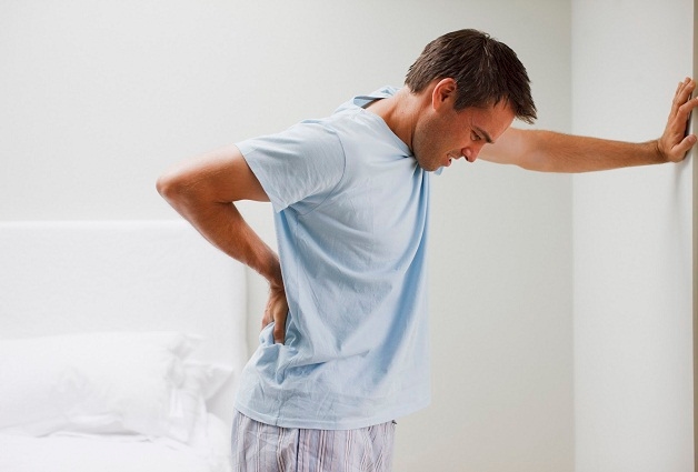 Tiểu khó, đi tiểu liên tục, tiểu nhiều vào ban đêm là triệu trứng thường gặp của u xơ tuyến tiền liệt ở nam giới