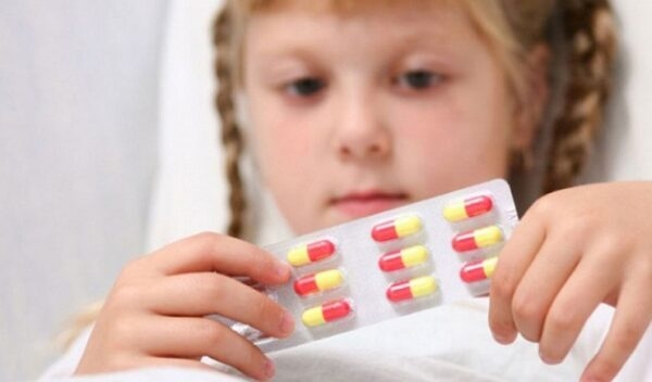 Kháng sinh là phác đồ đầu tay trong điều trị viêm tiết niệu ở trẻ nhỏ