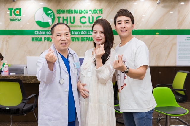 Gia đình diễn viên Đỗ Duy Nam &amp; Ngọc Anh Berry đi khám thai 16 tuần