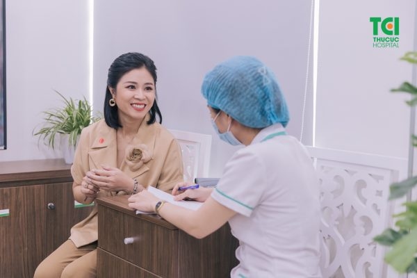 khám phụ khoa chậm kinh 