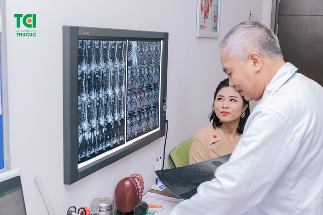 MC Hoàng Linh &#8211; Khám sức khỏe tại Bệnh viện Thu Cúc