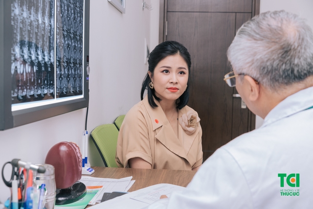 MC Hoàng Linh &#8211; Khám sức khỏe tại Bệnh viện Thu Cúc