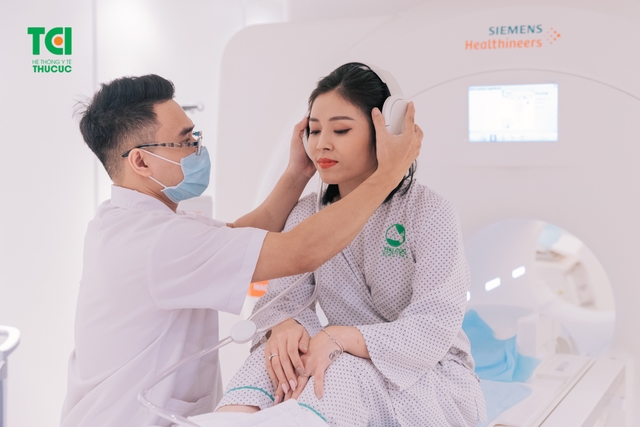 MC Hoàng Linh &#8211; Khám sức khỏe tại Bệnh viện Thu Cúc