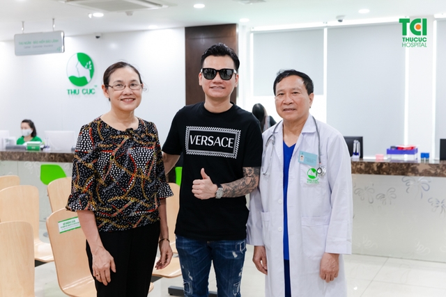 Mẹ ca sĩ Khắc Việt khám sức khỏe tầm soát nâng cao