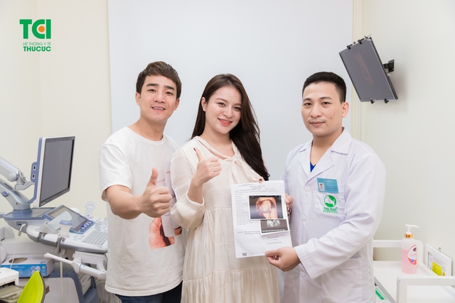 Gia đình diễn viên Đỗ Duy Nam &amp; Ngọc Anh Berry đi khám thai 16 tuần