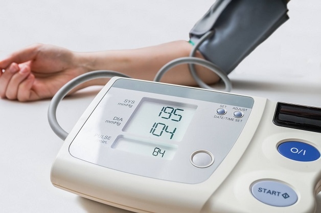 thăm khám sức khỏe định kỳ tránh tăng huyết áp kịch phát